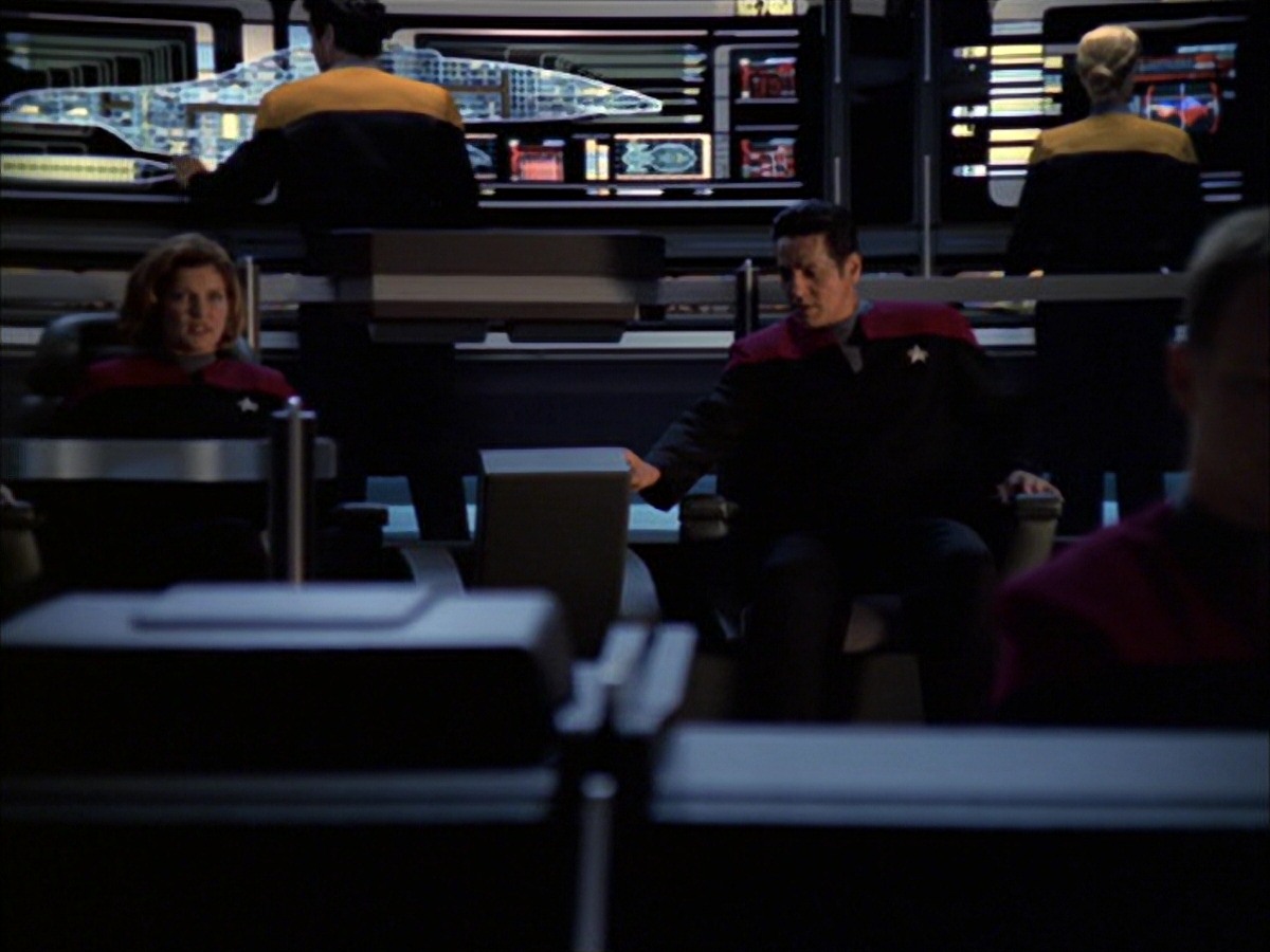 extant_StarTrek_VOY_7x09_7x10-FleshAndBlood_5102.jpg