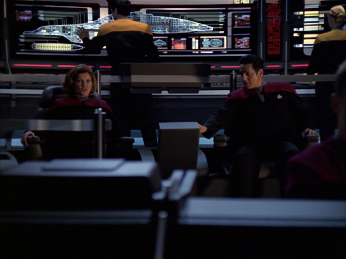 extant_StarTrek_VOY_7x09_7x10-FleshAndBlood_5103.jpg