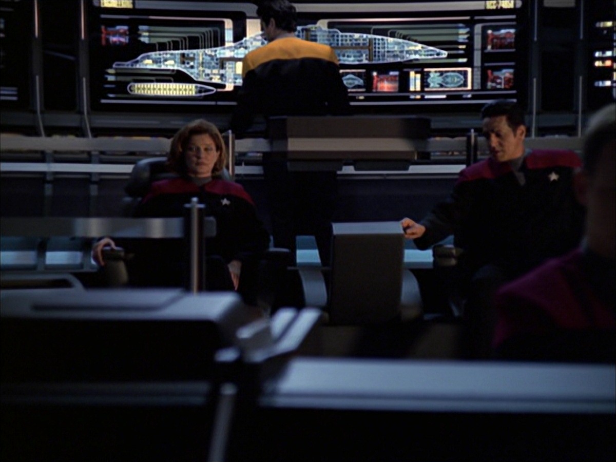 extant_StarTrek_VOY_7x09_7x10-FleshAndBlood_5105.jpg
