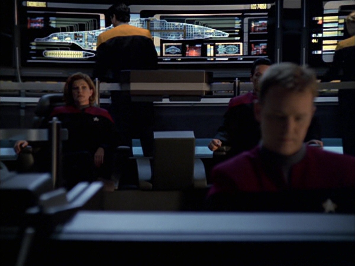 extant_StarTrek_VOY_7x09_7x10-FleshAndBlood_5111.jpg