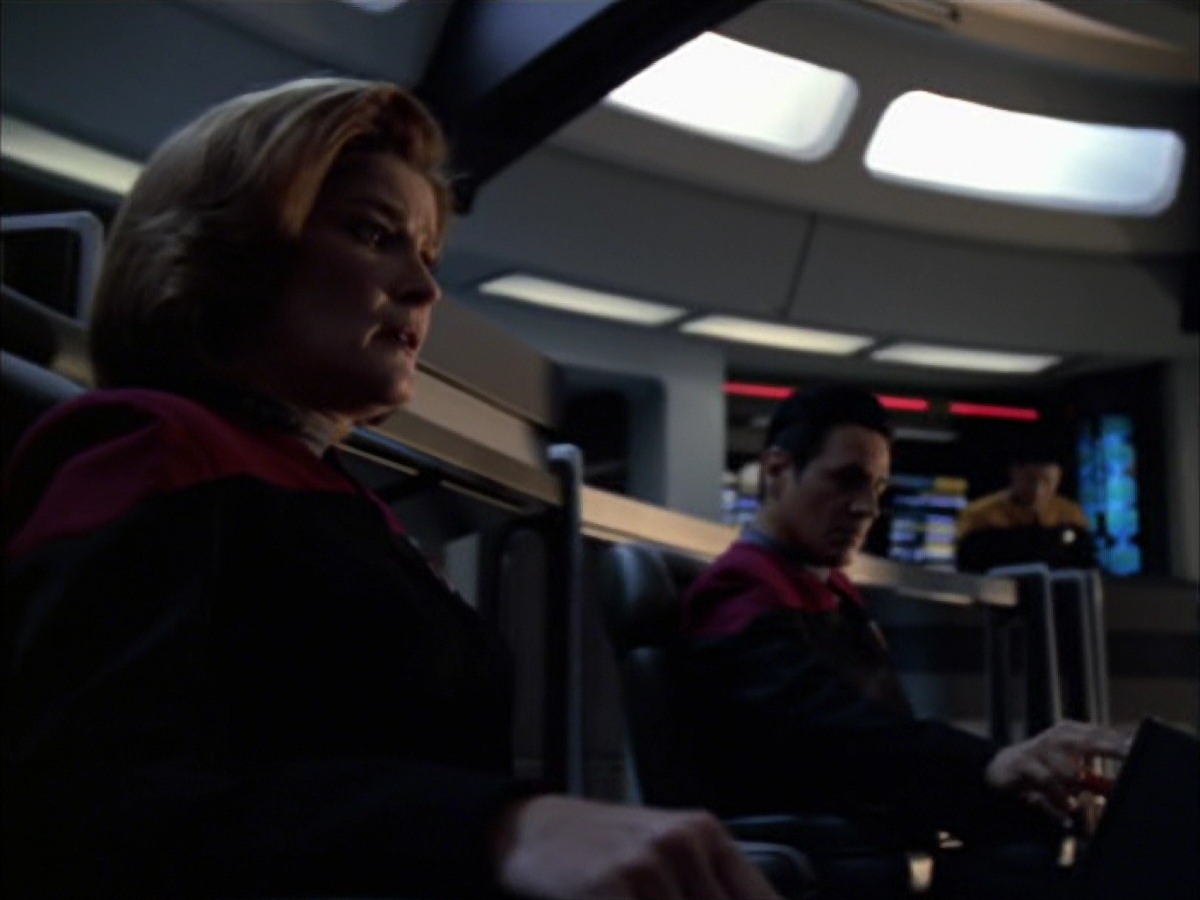 extant_StarTrek_VOY_7x09_7x10-FleshAndBlood_5121.jpg
