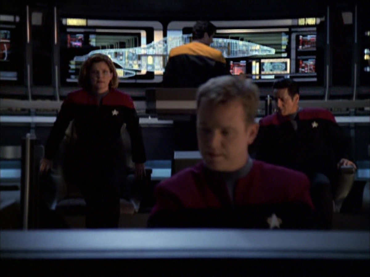 extant_StarTrek_VOY_7x09_7x10-FleshAndBlood_5131.jpg