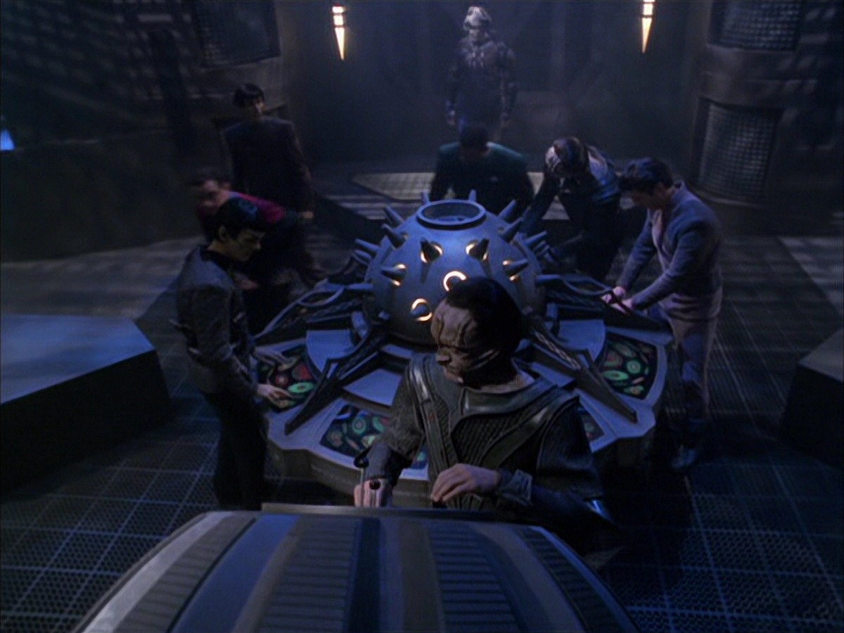 extant_StarTrek_VOY_7x09_7x10-FleshAndBlood_5178.jpg