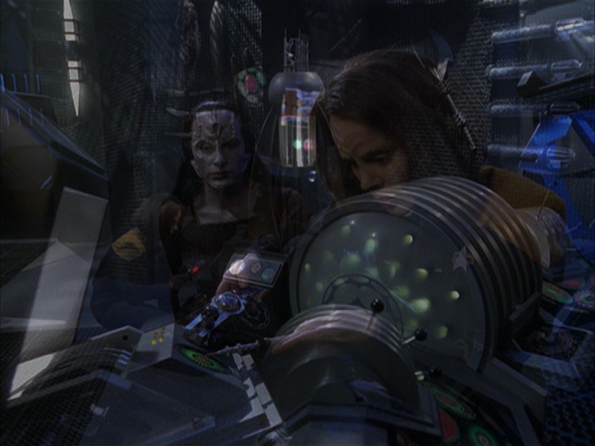 extant_StarTrek_VOY_7x09_7x10-FleshAndBlood_5202.jpg