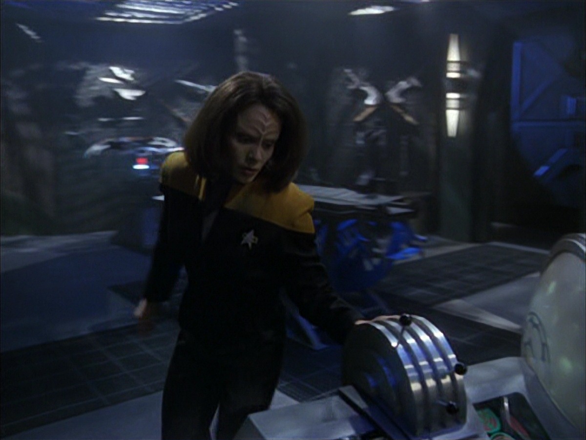 extant_StarTrek_VOY_7x09_7x10-FleshAndBlood_5210.jpg