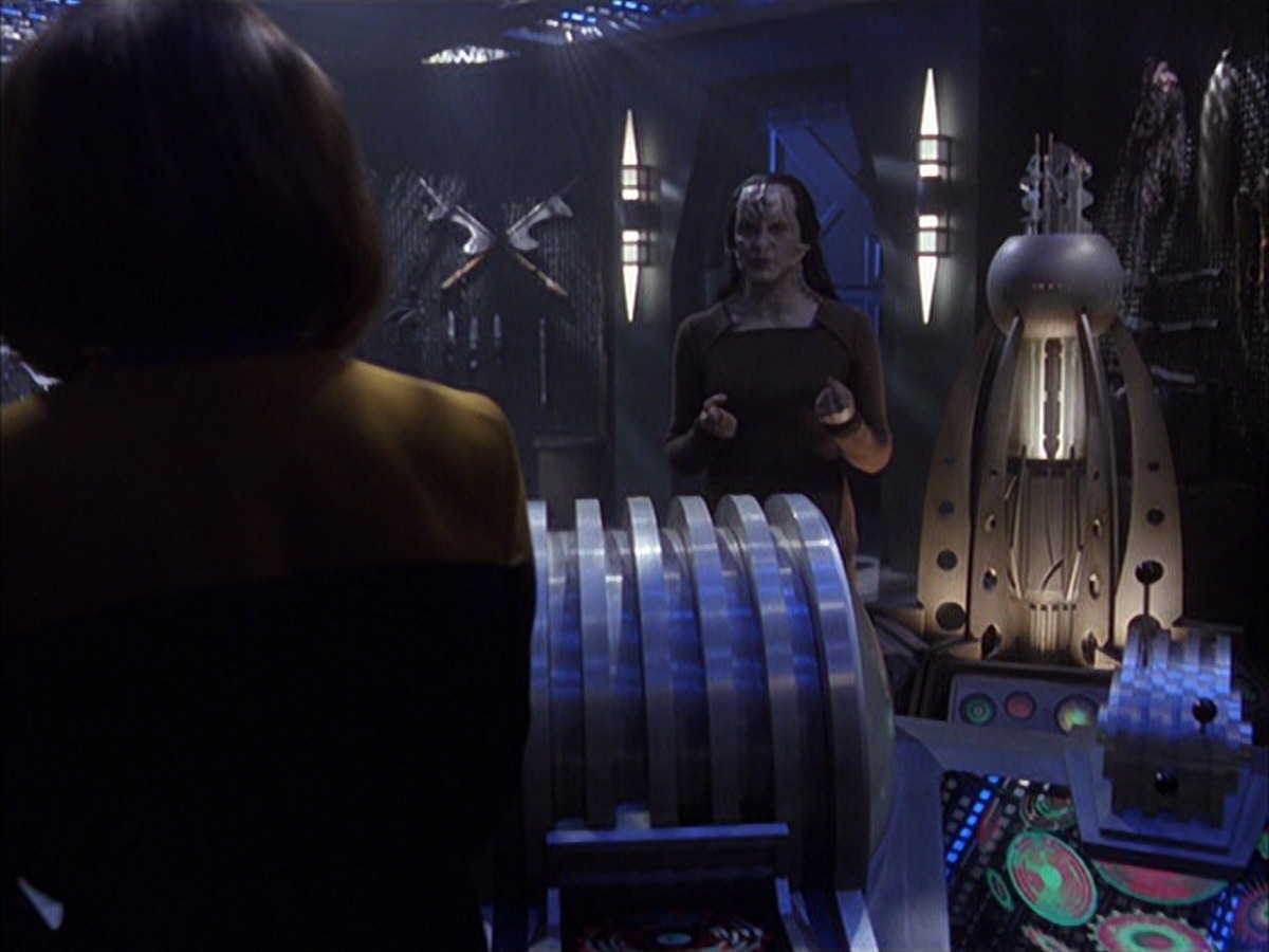 extant_StarTrek_VOY_7x09_7x10-FleshAndBlood_5229.jpg
