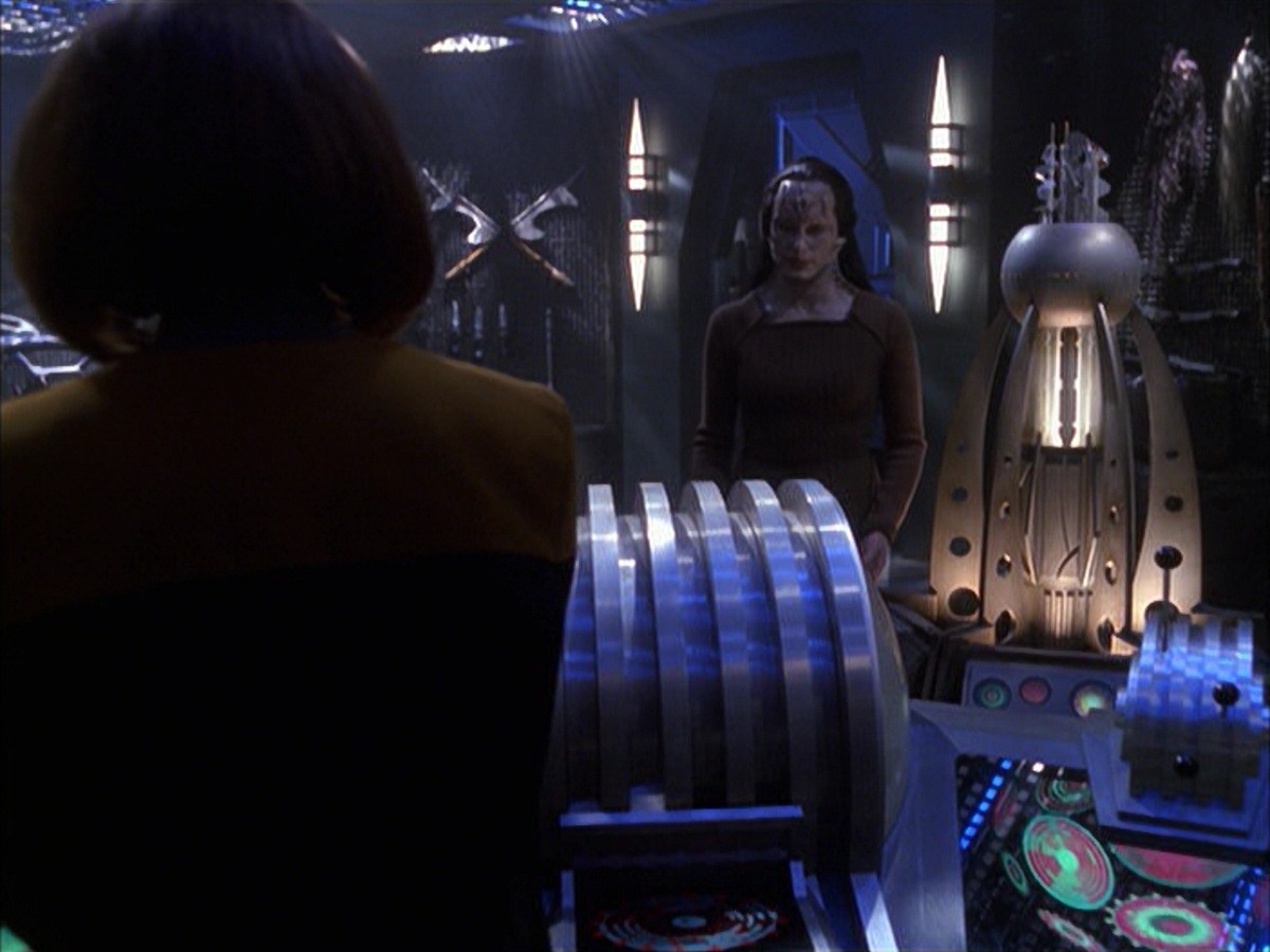 extant_StarTrek_VOY_7x09_7x10-FleshAndBlood_5238.jpg