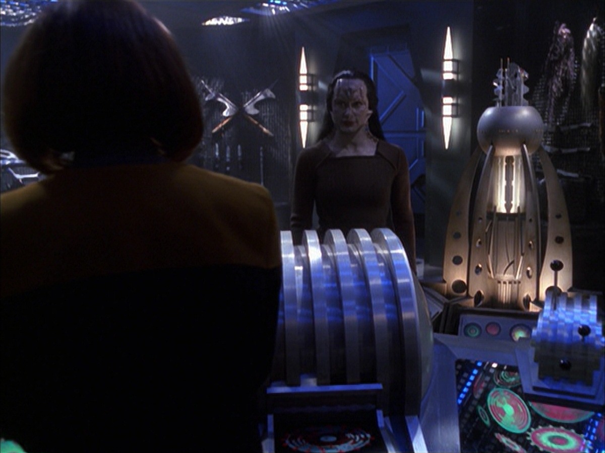 extant_StarTrek_VOY_7x09_7x10-FleshAndBlood_5240.jpg