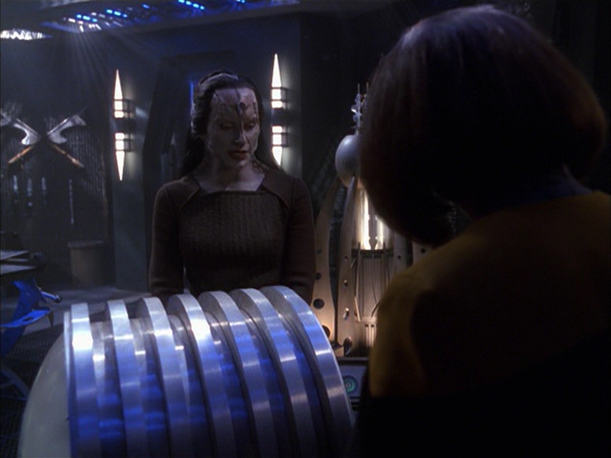 extant_StarTrek_VOY_7x09_7x10-FleshAndBlood_5251.jpg