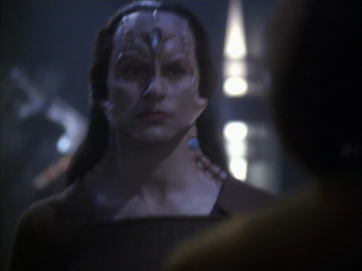 extant_StarTrek_VOY_7x09_7x10-FleshAndBlood_5300.jpg