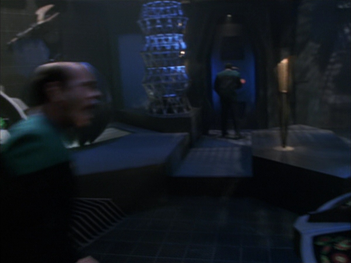 extant_StarTrek_VOY_7x09_7x10-FleshAndBlood_5303.jpg