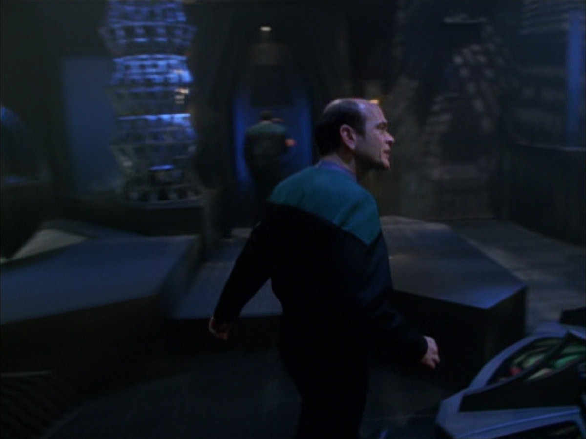 extant_StarTrek_VOY_7x09_7x10-FleshAndBlood_5304.jpg