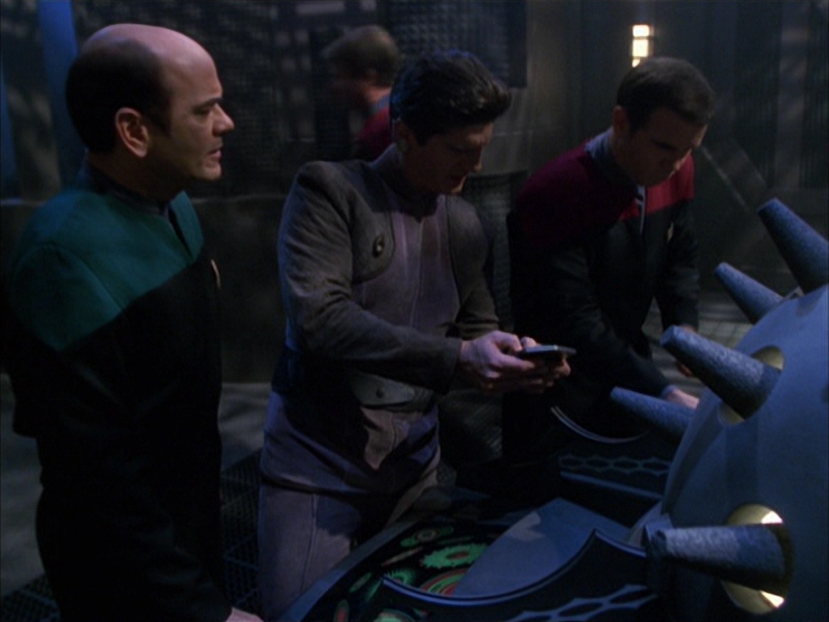 extant_StarTrek_VOY_7x09_7x10-FleshAndBlood_5315.jpg