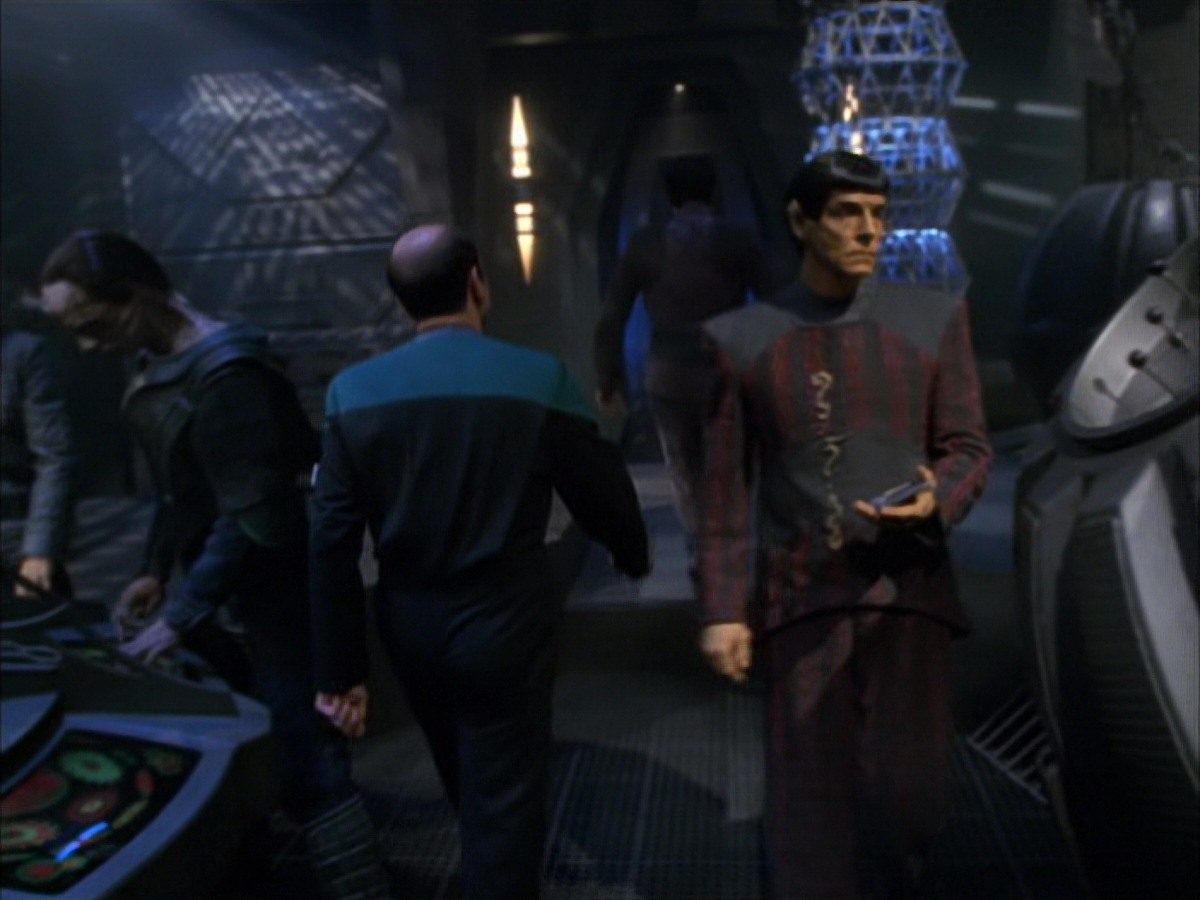 extant_StarTrek_VOY_7x09_7x10-FleshAndBlood_5322.jpg