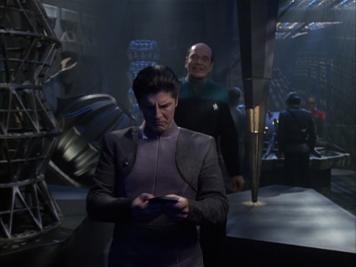 extant_StarTrek_VOY_7x09_7x10-FleshAndBlood_5325.jpg