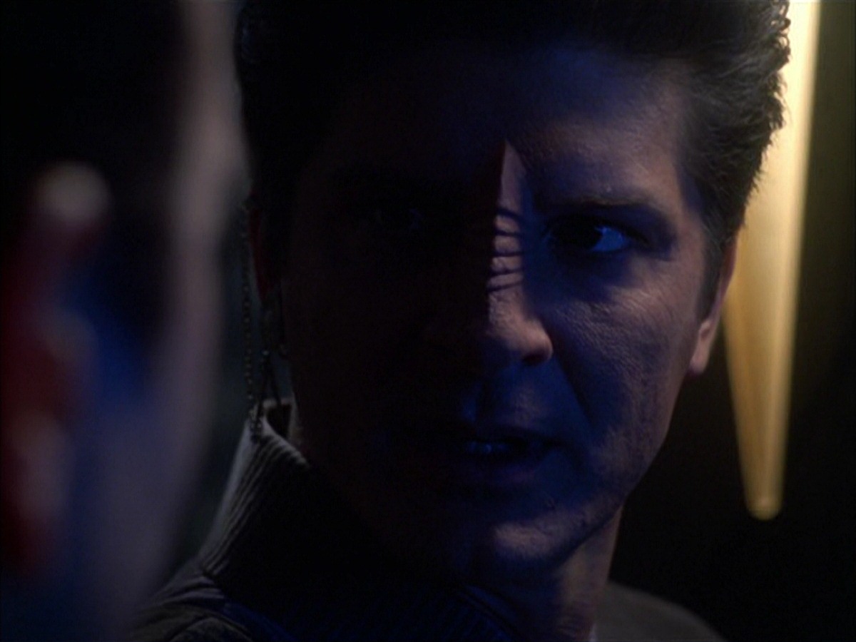 extant_StarTrek_VOY_7x09_7x10-FleshAndBlood_5396.jpg