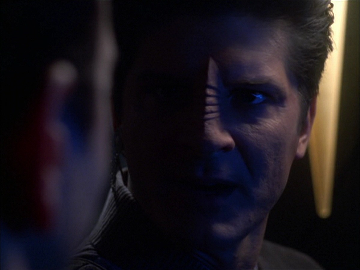 extant_StarTrek_VOY_7x09_7x10-FleshAndBlood_5418.jpg