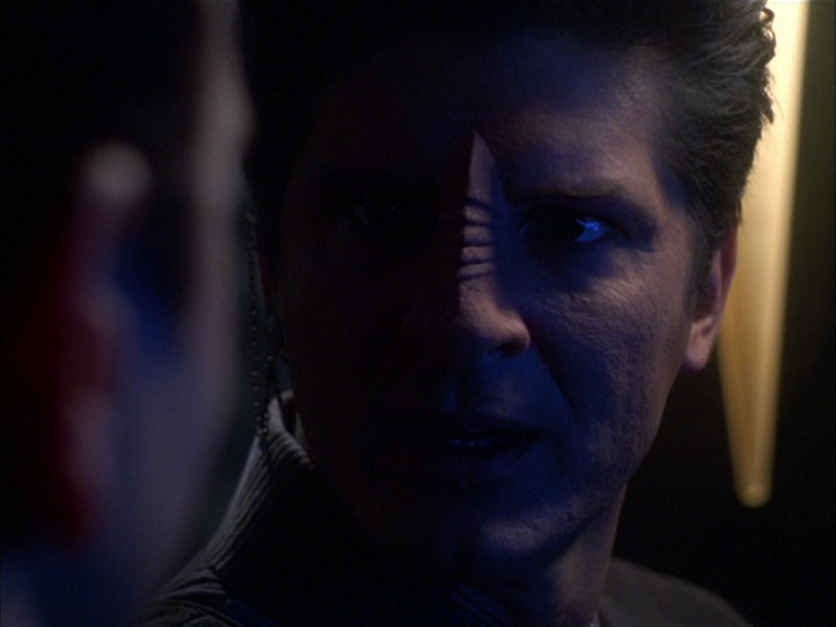 extant_StarTrek_VOY_7x09_7x10-FleshAndBlood_5420.jpg