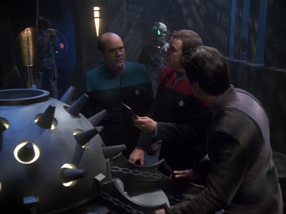 extant_StarTrek_VOY_7x09_7x10-FleshAndBlood_5465.jpg
