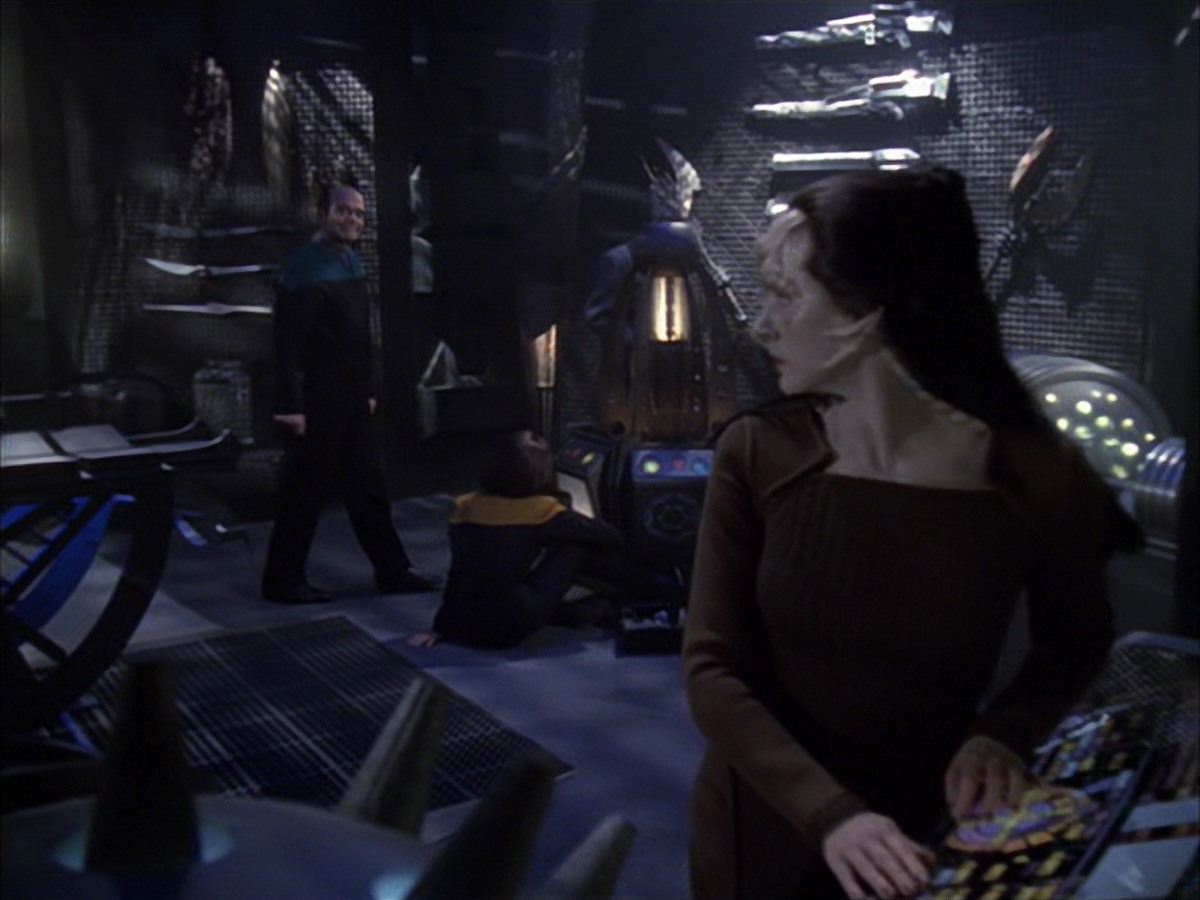 extant_StarTrek_VOY_7x09_7x10-FleshAndBlood_5493.jpg
