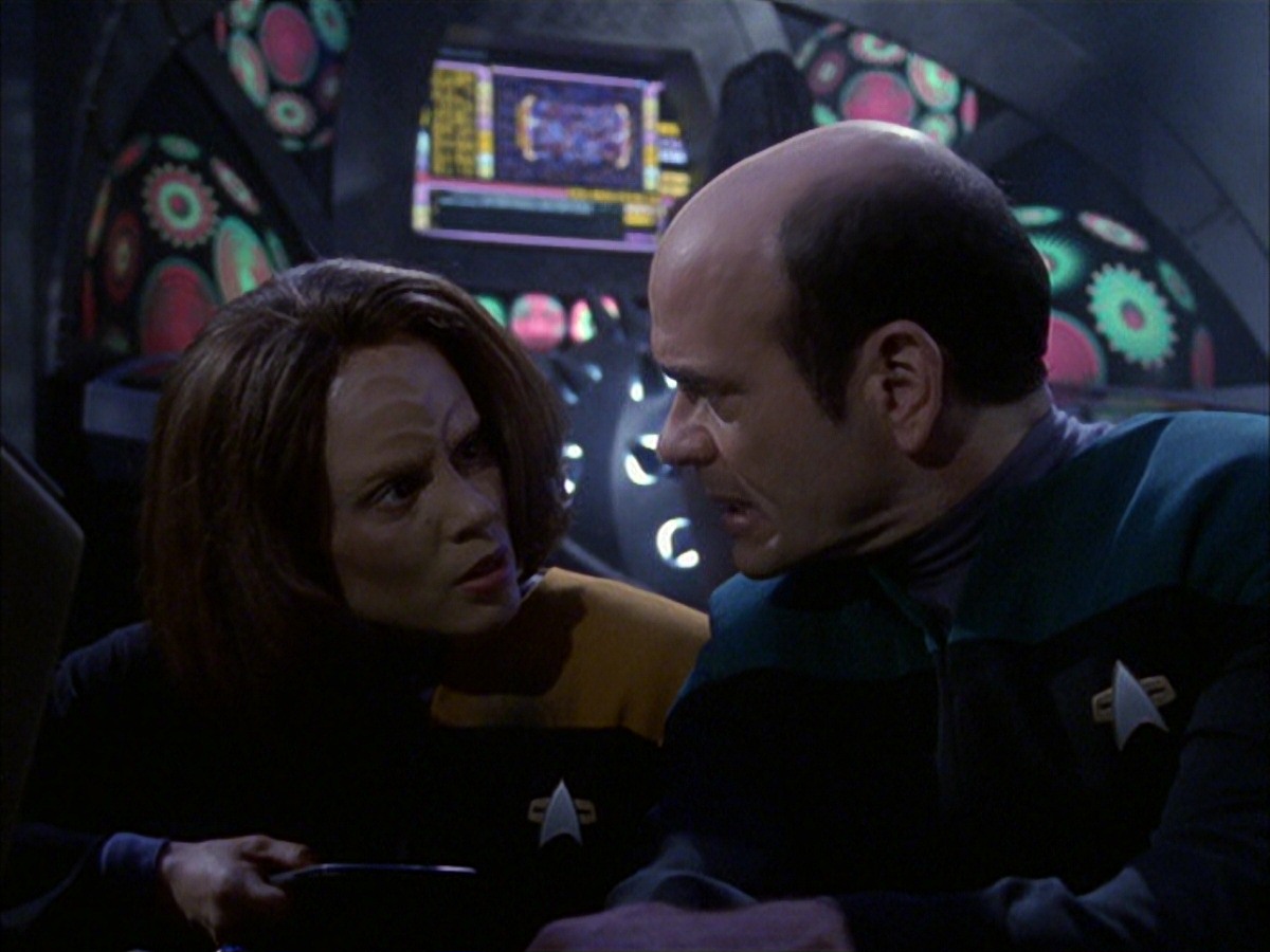 extant_StarTrek_VOY_7x09_7x10-FleshAndBlood_5546.jpg