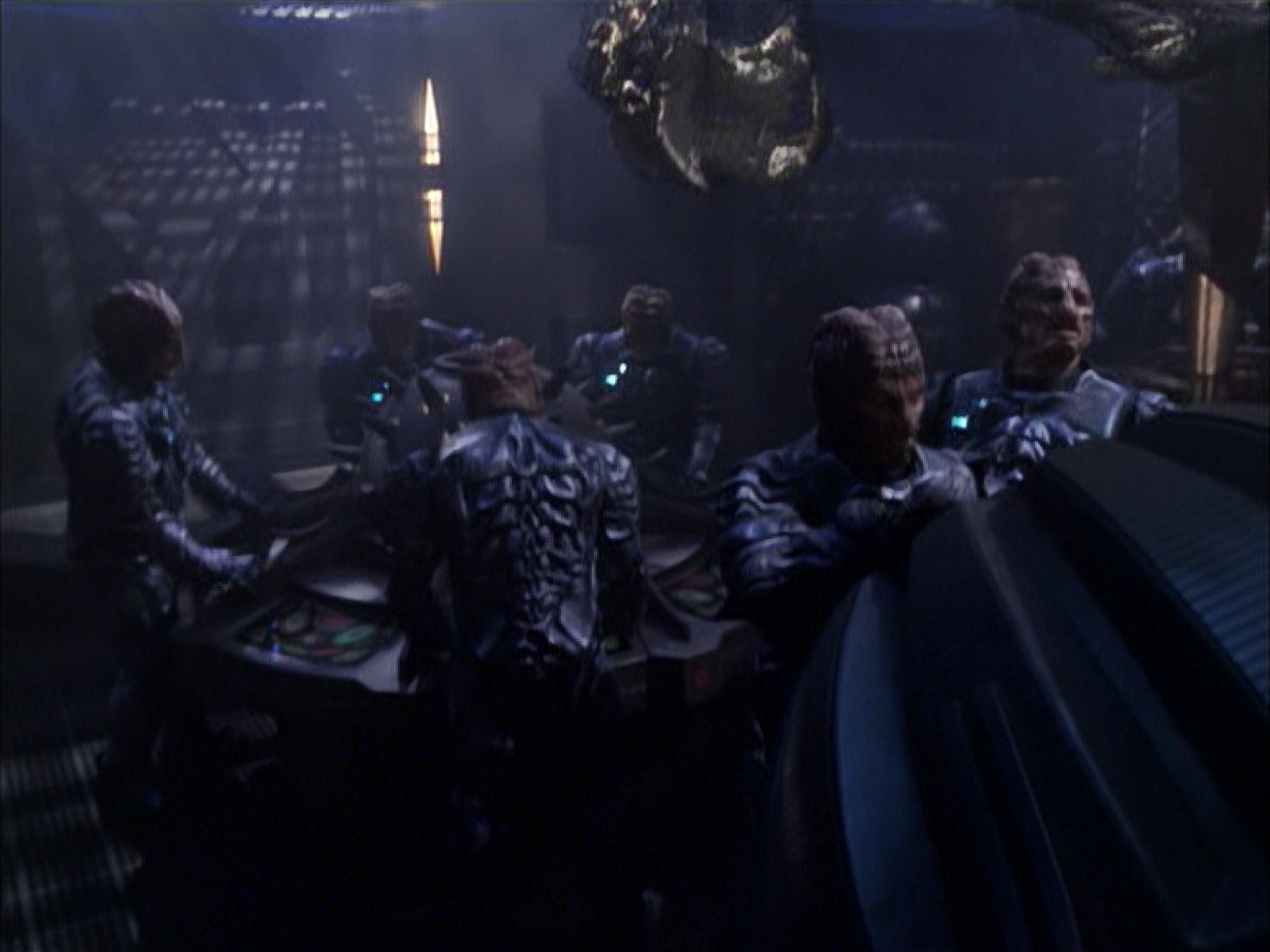 extant_StarTrek_VOY_7x09_7x10-FleshAndBlood_5576.jpg