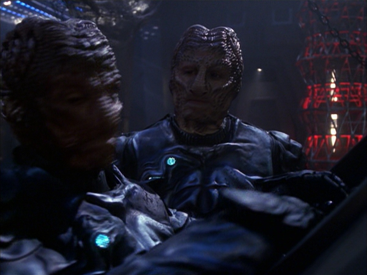 extant_StarTrek_VOY_7x09_7x10-FleshAndBlood_5588.jpg