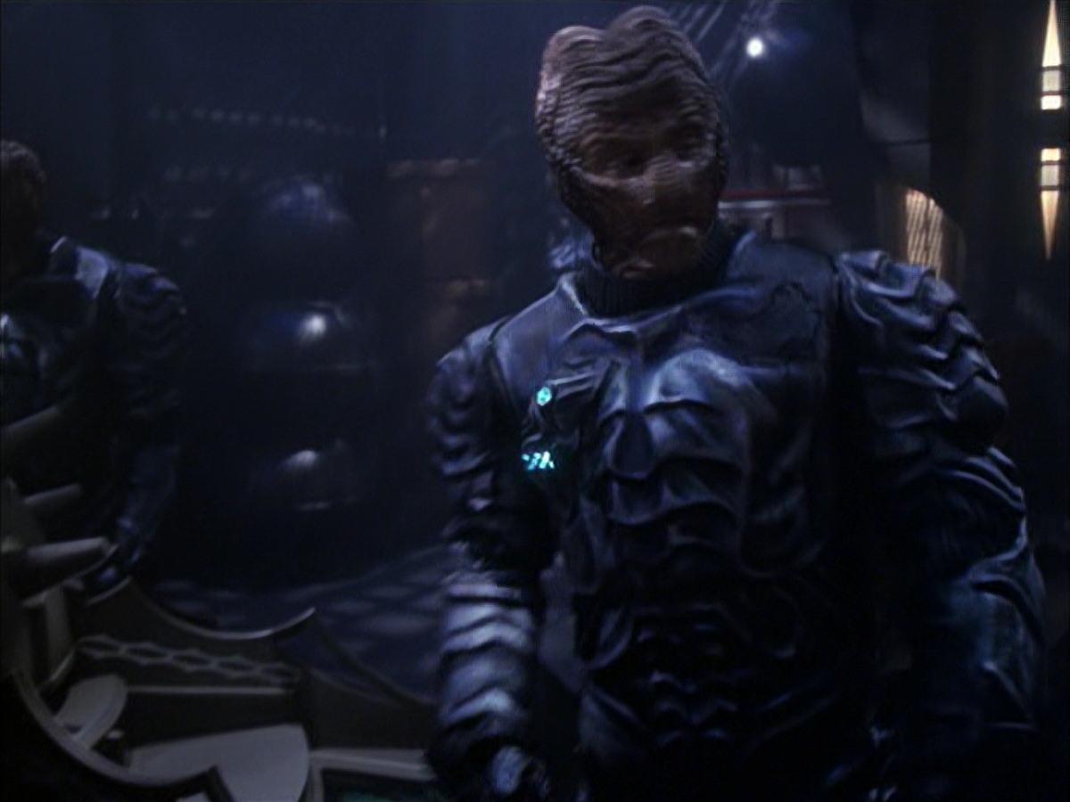 extant_StarTrek_VOY_7x09_7x10-FleshAndBlood_5592.jpg