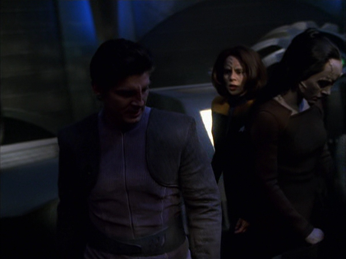 extant_StarTrek_VOY_7x09_7x10-FleshAndBlood_5629.jpg