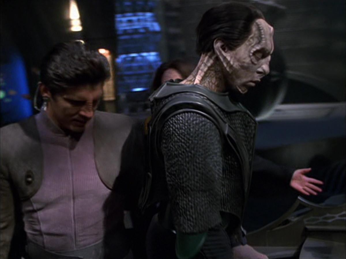 extant_StarTrek_VOY_7x09_7x10-FleshAndBlood_5631.jpg