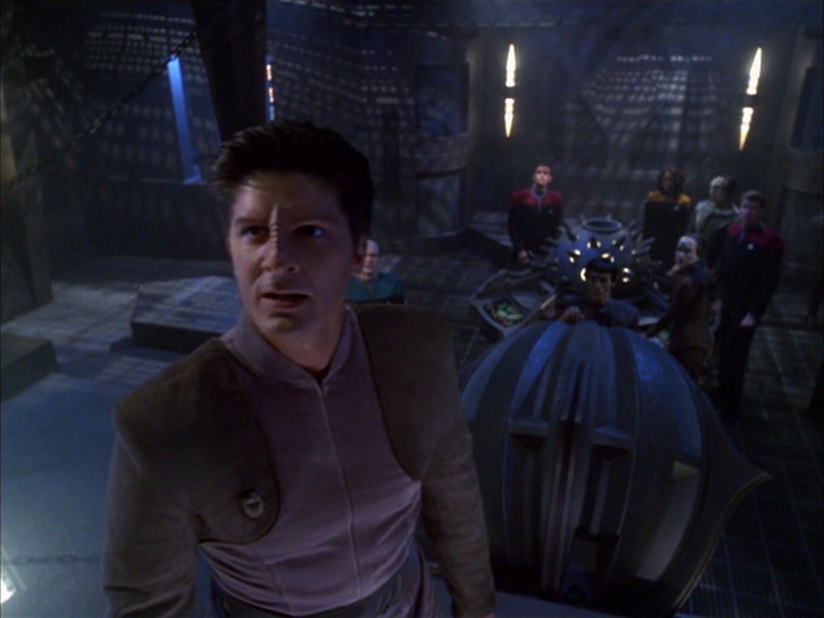 extant_StarTrek_VOY_7x09_7x10-FleshAndBlood_5648.jpg