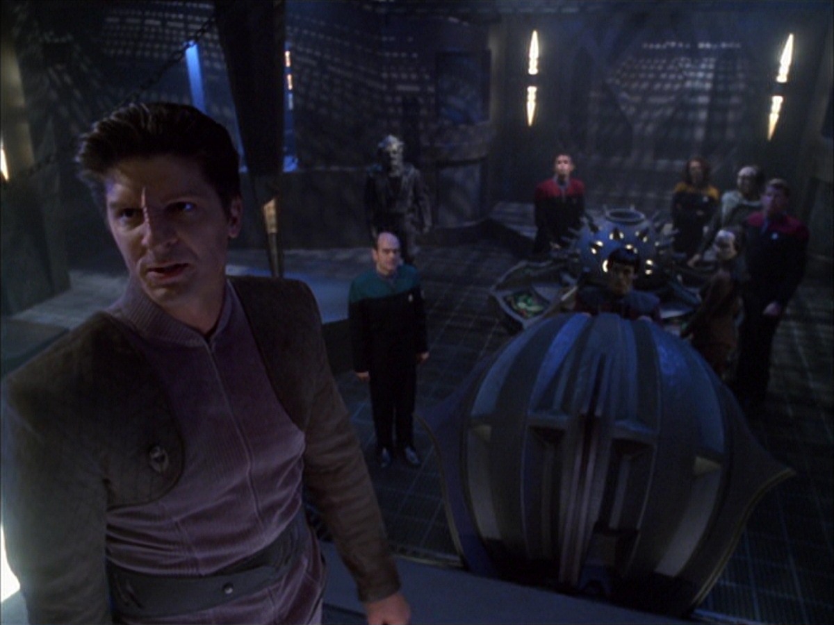 extant_StarTrek_VOY_7x09_7x10-FleshAndBlood_5667.jpg