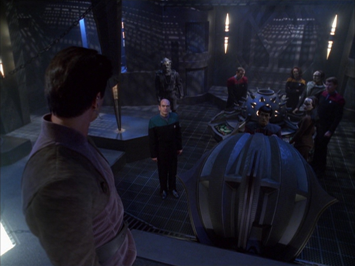 extant_StarTrek_VOY_7x09_7x10-FleshAndBlood_5670.jpg