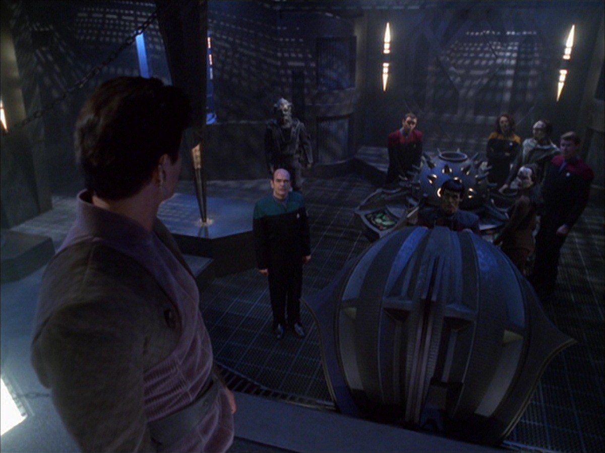extant_StarTrek_VOY_7x09_7x10-FleshAndBlood_5671.jpg