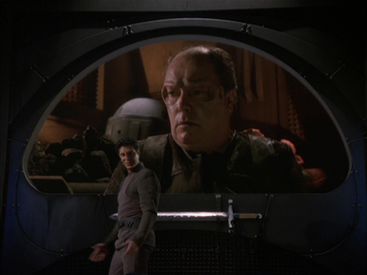 extant_StarTrek_VOY_7x09_7x10-FleshAndBlood_5675.jpg