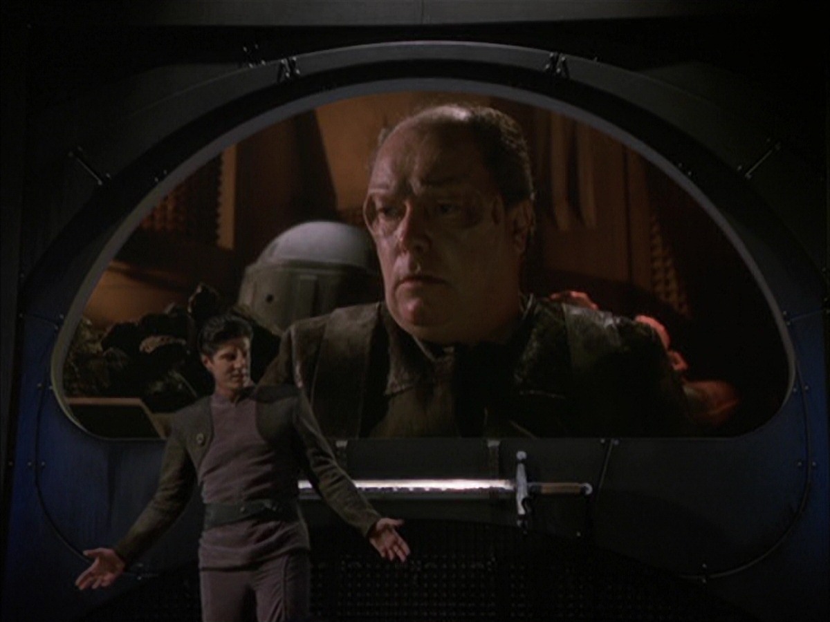 extant_StarTrek_VOY_7x09_7x10-FleshAndBlood_5676.jpg