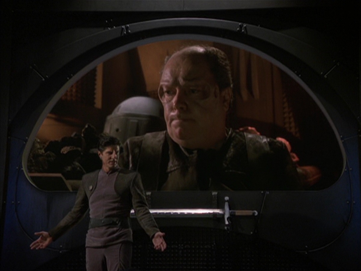 extant_StarTrek_VOY_7x09_7x10-FleshAndBlood_5677.jpg