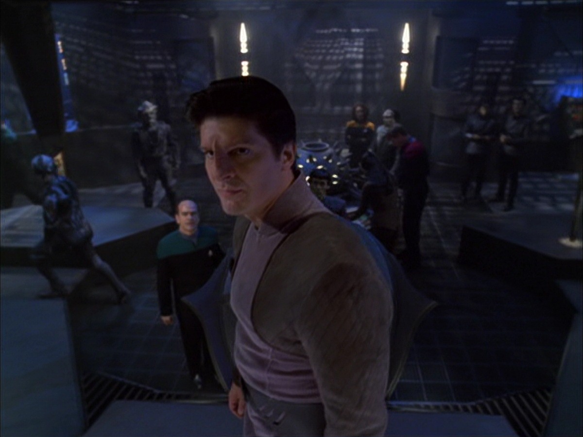 extant_StarTrek_VOY_7x09_7x10-FleshAndBlood_5694.jpg