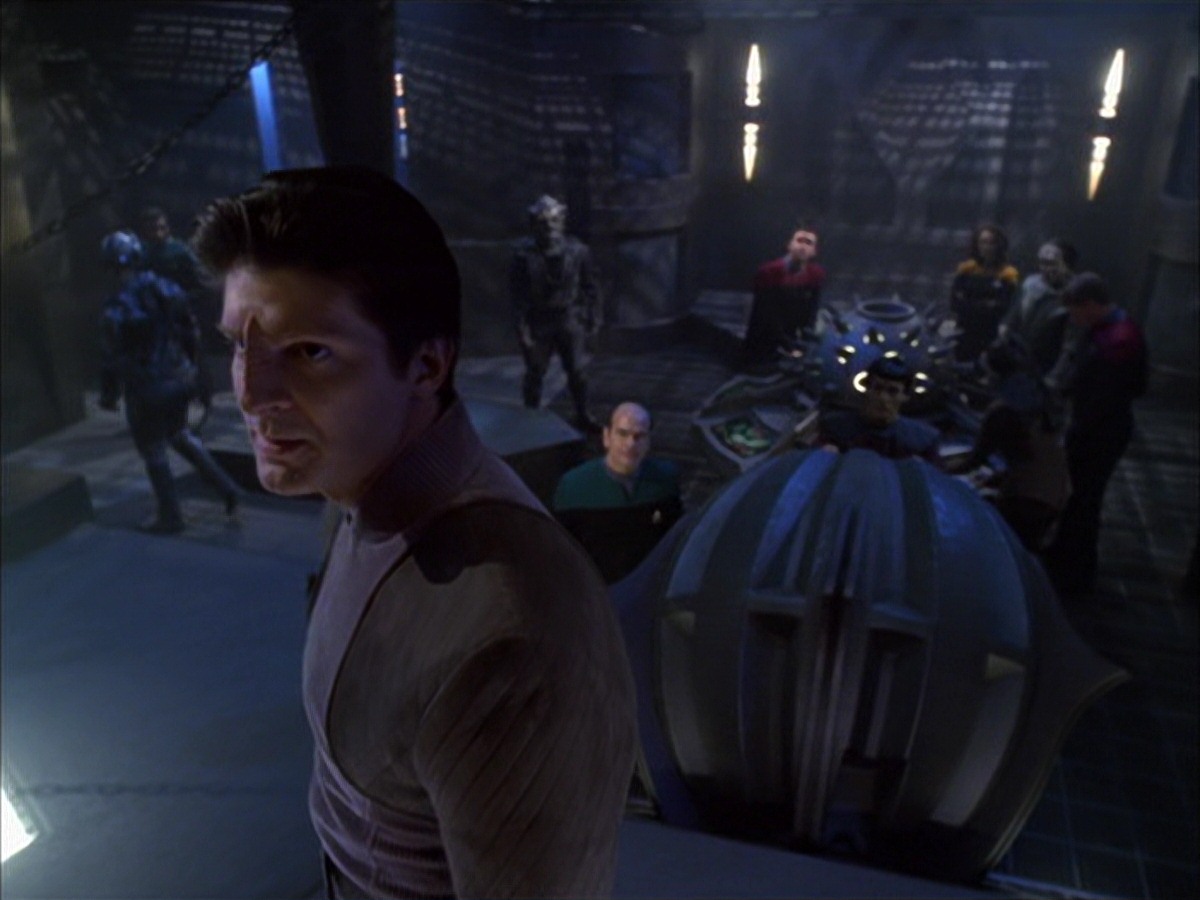extant_StarTrek_VOY_7x09_7x10-FleshAndBlood_5696.jpg
