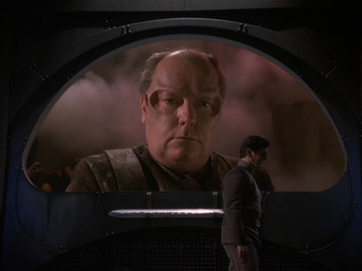 extant_StarTrek_VOY_7x09_7x10-FleshAndBlood_5702.jpg