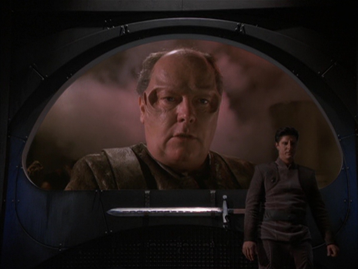 extant_StarTrek_VOY_7x09_7x10-FleshAndBlood_5704.jpg