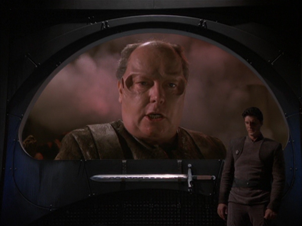 extant_StarTrek_VOY_7x09_7x10-FleshAndBlood_5705.jpg
