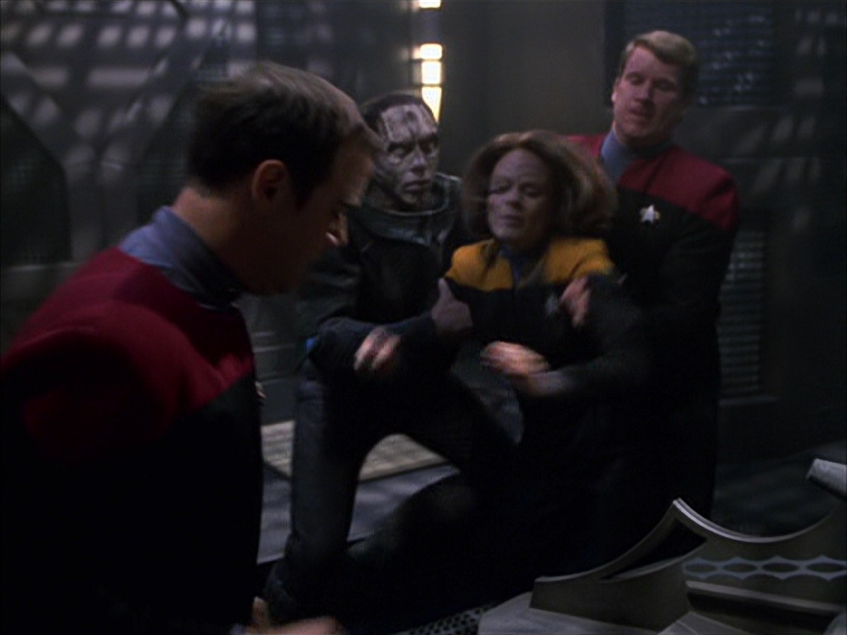 extant_StarTrek_VOY_7x09_7x10-FleshAndBlood_5730.jpg