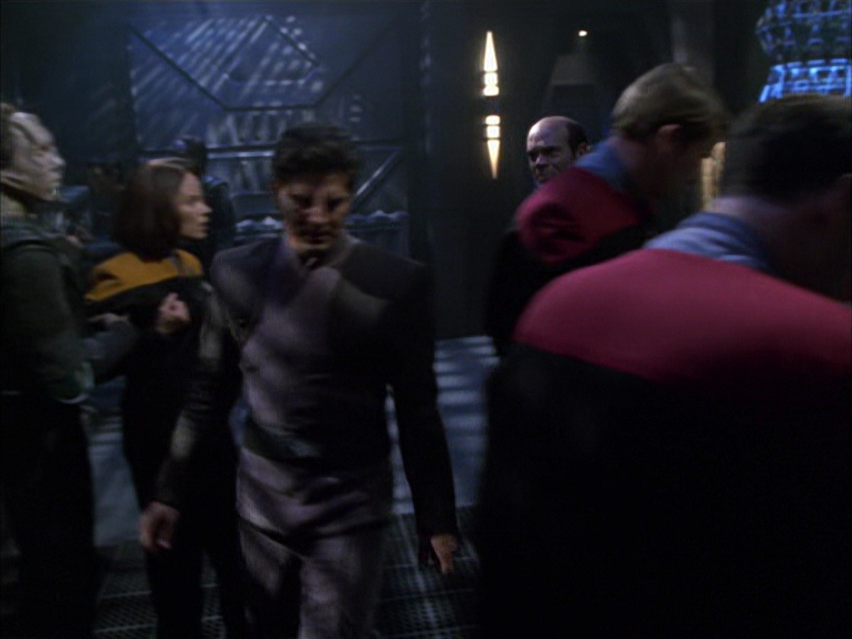 extant_StarTrek_VOY_7x09_7x10-FleshAndBlood_5757.jpg