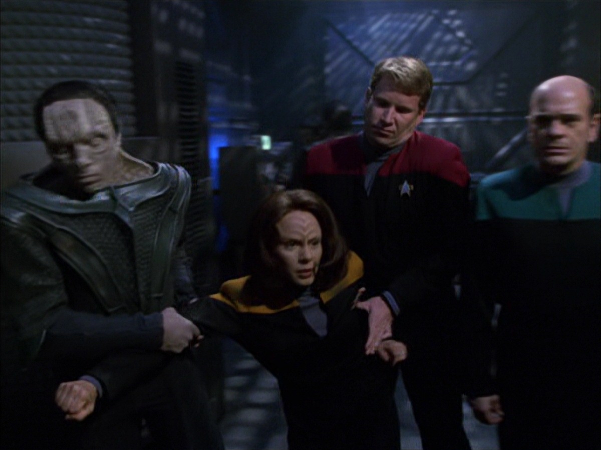extant_StarTrek_VOY_7x09_7x10-FleshAndBlood_5773.jpg