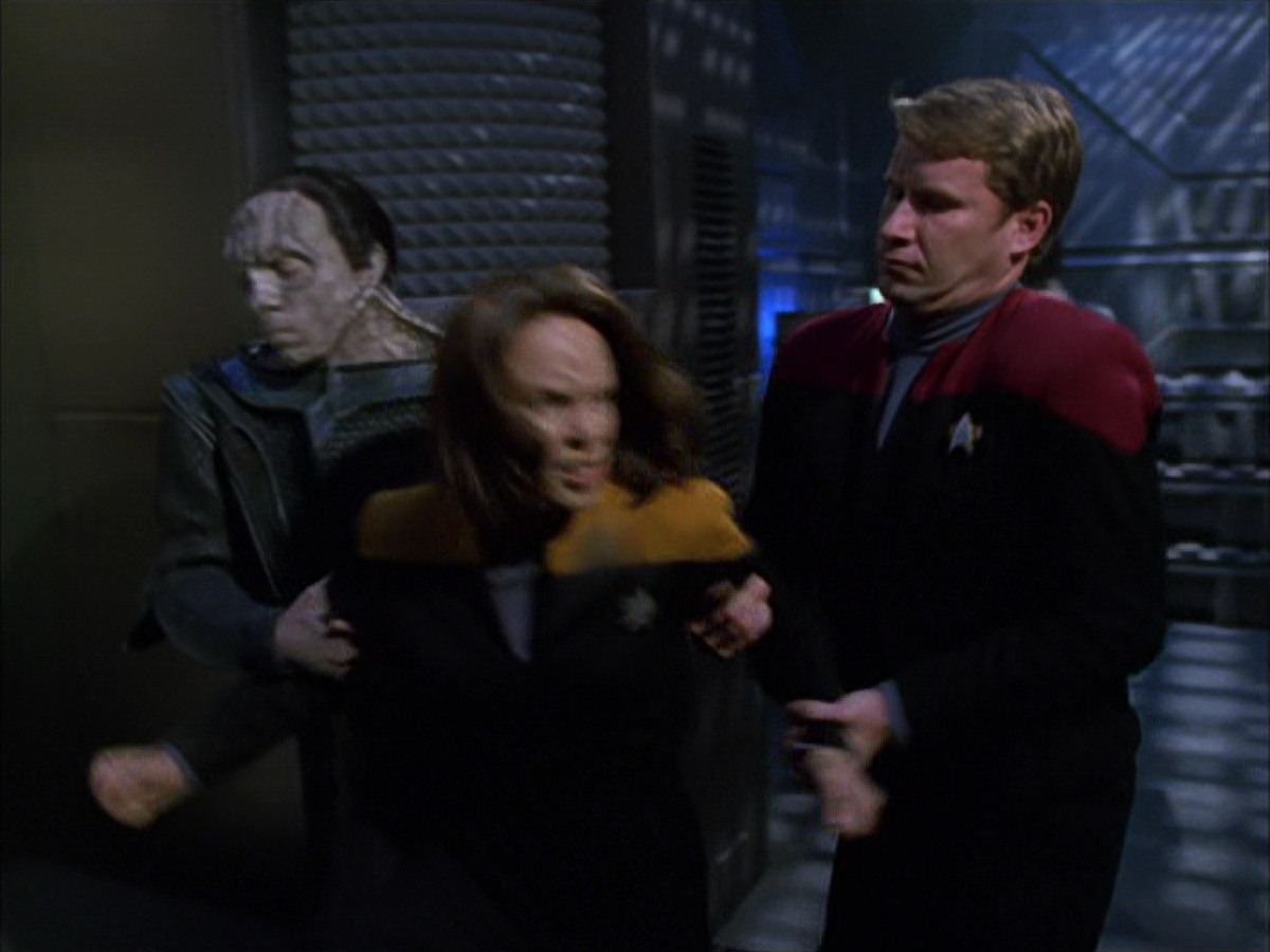extant_StarTrek_VOY_7x09_7x10-FleshAndBlood_5774.jpg