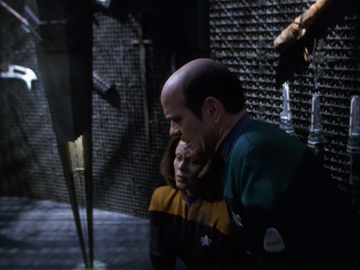 extant_StarTrek_VOY_7x09_7x10-FleshAndBlood_5852.jpg