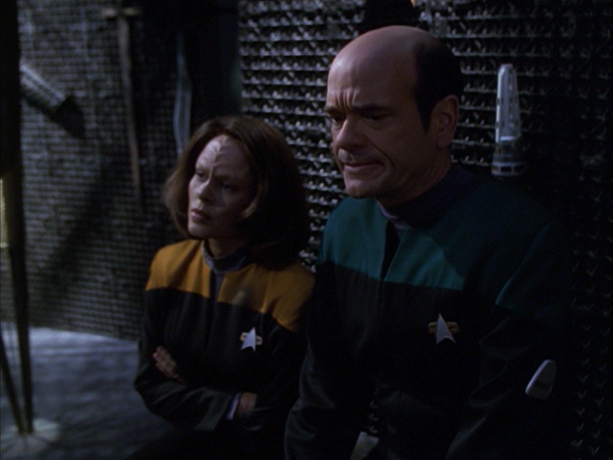 extant_StarTrek_VOY_7x09_7x10-FleshAndBlood_5861.jpg