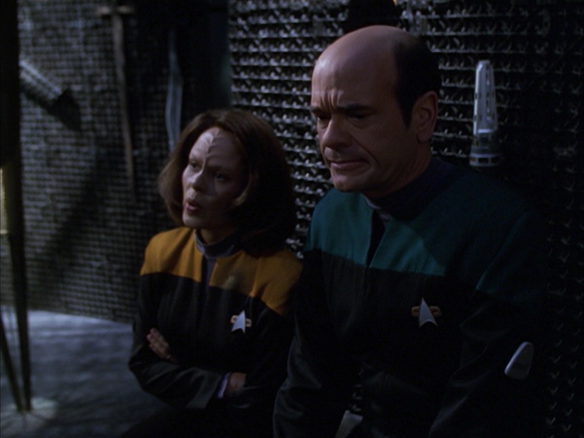 extant_StarTrek_VOY_7x09_7x10-FleshAndBlood_5862.jpg