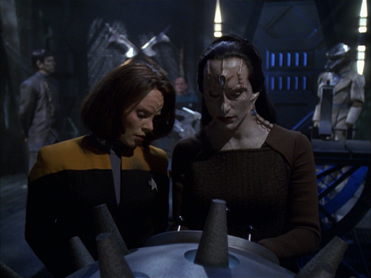 extant_StarTrek_VOY_7x09_7x10-FleshAndBlood_5906.jpg